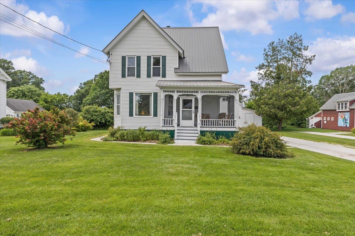 23 Spring Street Swanton, VT 05488 - Photo 2 of 33