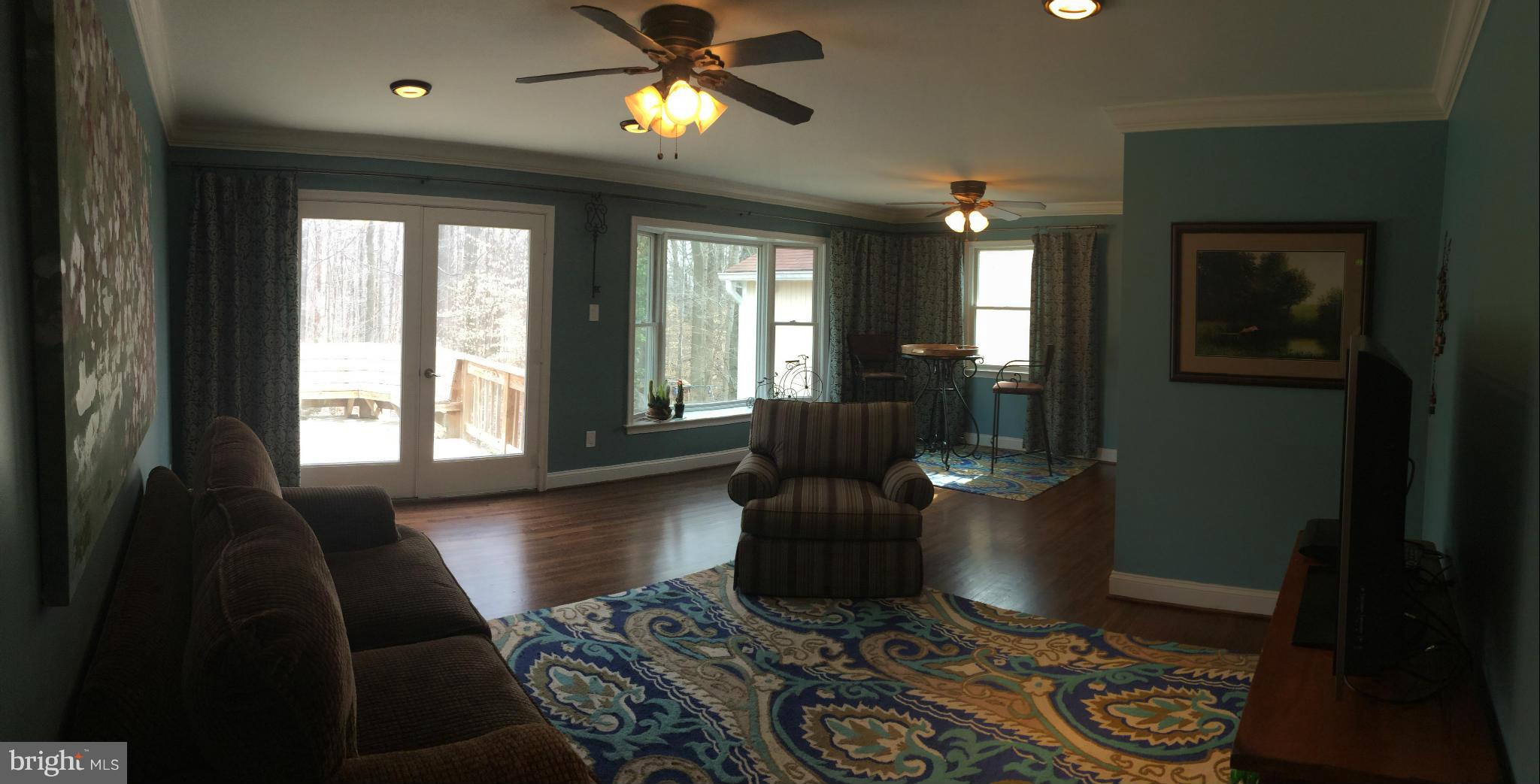 6131 Roxbury Avenue Springfield, VA 22152 - Photo 2 of 30 Living Room