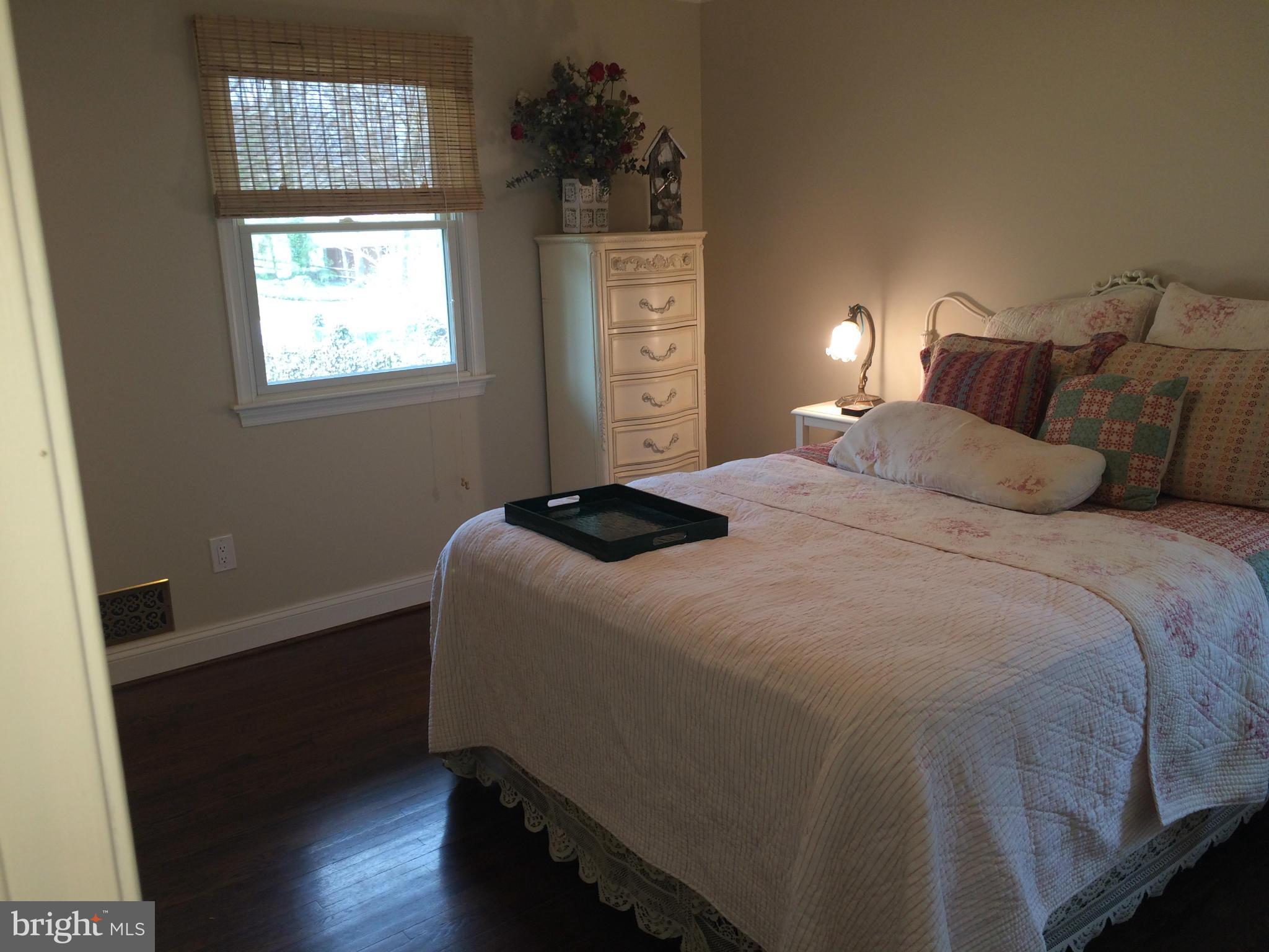 6131 Roxbury Avenue Springfield, VA 22152 - Photo 13 of 30 Bedroom 3