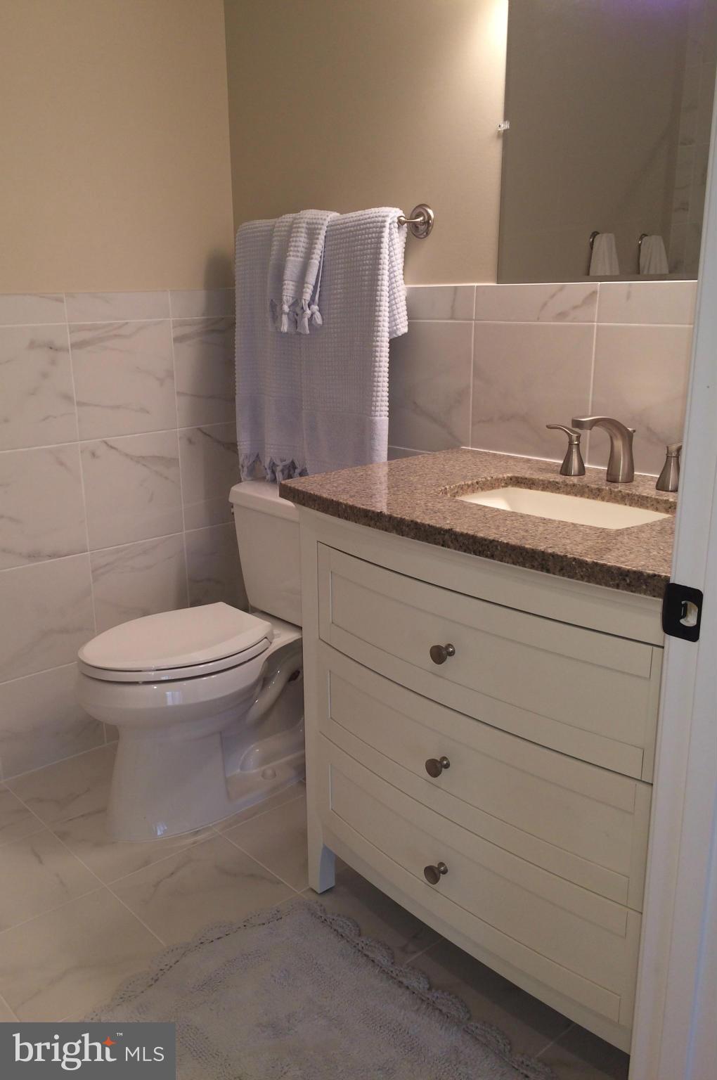 6131 Roxbury Avenue Springfield, VA 22152 - Photo 17 of 30 Lower Bath