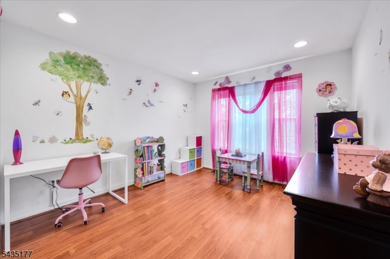 279 Janine Way Bridgewater, NJ 08807 - Photo 28 of 32