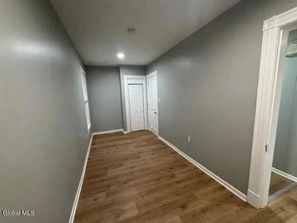 $1,800 | 306 3rd Street, Unit 3, Troy, NY 12180