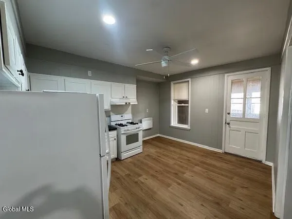 $1,800 | 306 3rd Street, Unit 3, Troy, NY 12180