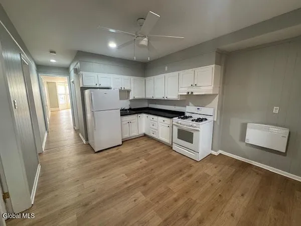 $1,800 | 306 3rd Street, Unit 3, Troy, NY 12180