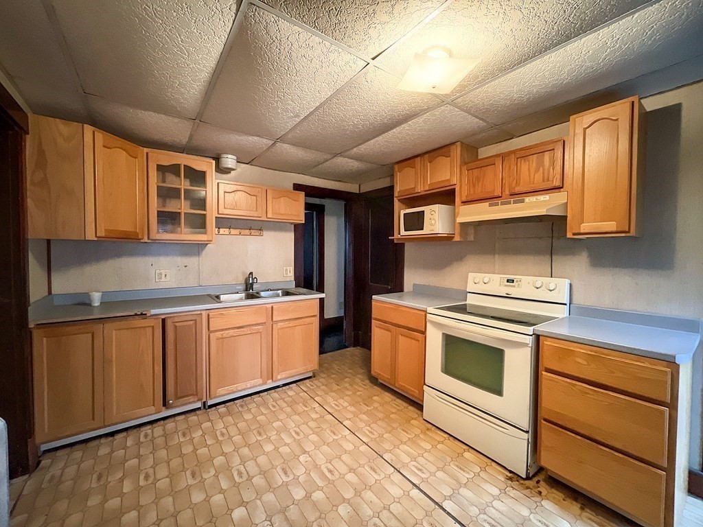 1458-1460 State Street Springfield, MA 01109 - Photo 3 of 5
