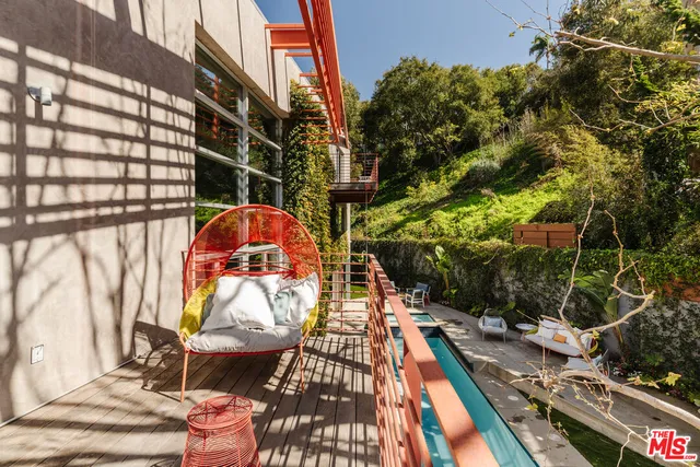 $6,250,000 | 562 Stassi Lane, Santa Monica, CA 90402