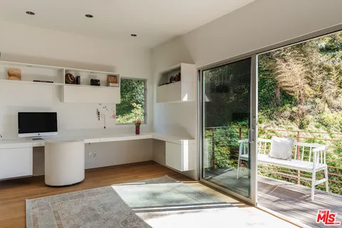 $6,250,000 | 562 Stassi Lane, Santa Monica, CA 90402