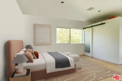 $6,250,000 | 562 Stassi Lane, Santa Monica, CA 90402