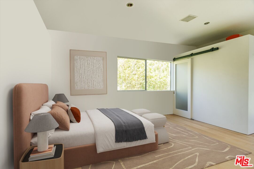 562 Stassi Lane Santa Monica, CA 90402 - Photo 17 of 31