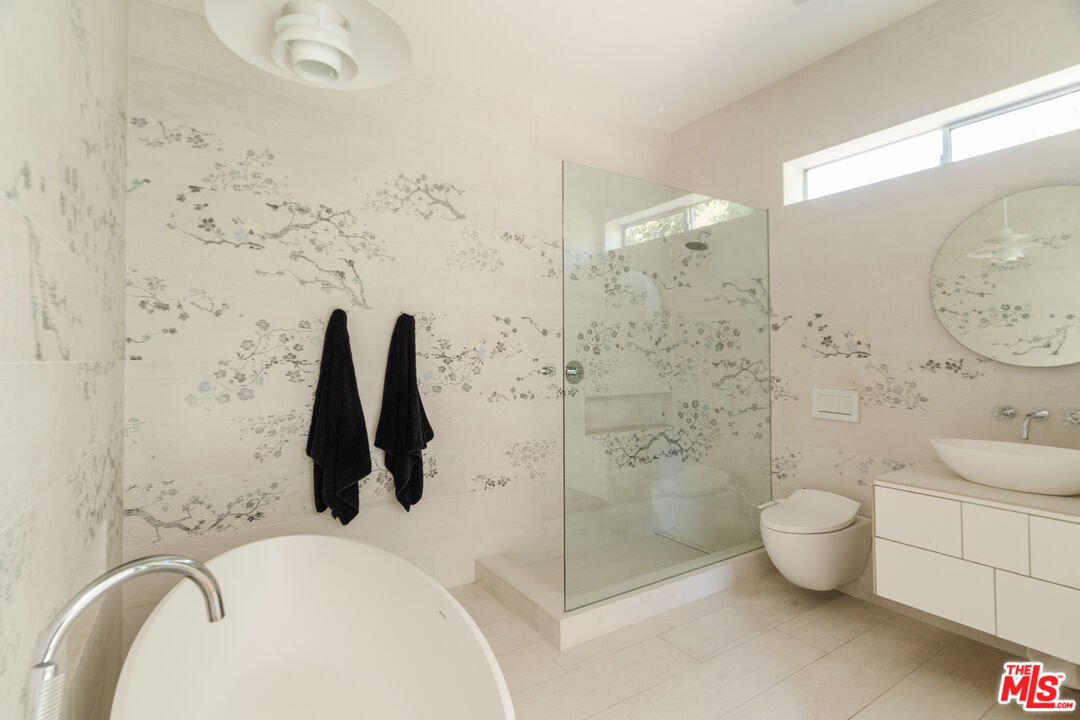 562 Stassi Lane Santa Monica, CA 90402 - Photo 18 of 31