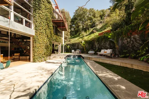 $6,250,000 | 562 Stassi Lane, Santa Monica, CA 90402