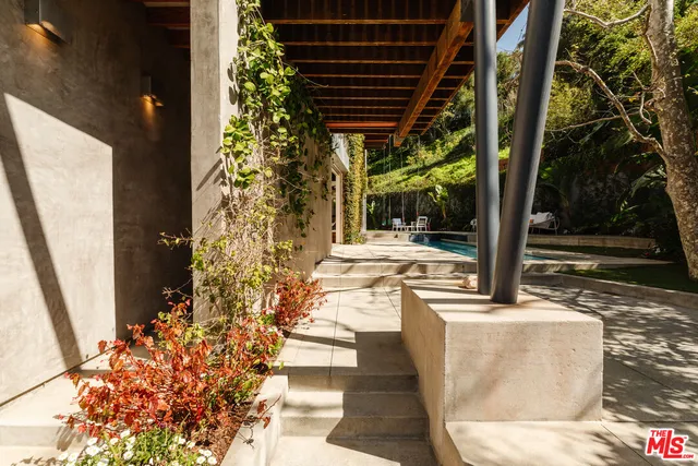 $6,250,000 | 562 Stassi Lane, Santa Monica, CA 90402