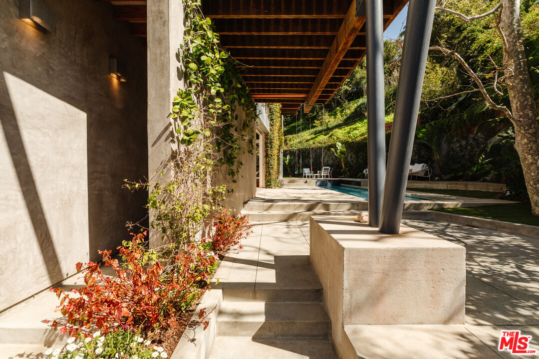 562 Stassi Lane Santa Monica, CA 90402 - Photo 24 of 31