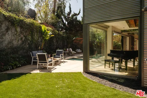 $6,250,000 | 562 Stassi Lane, Santa Monica, CA 90402