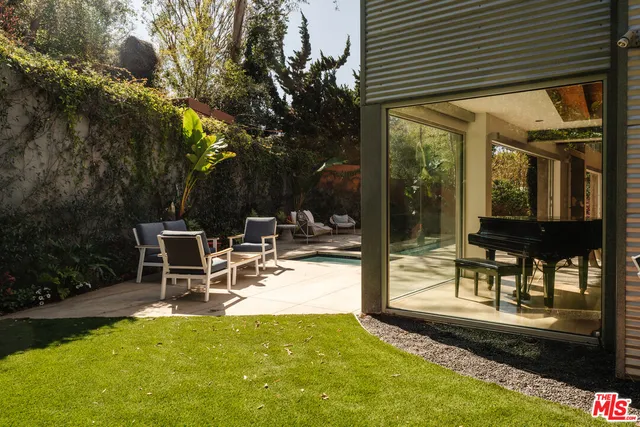 $6,250,000 | 562 Stassi Lane, Santa Monica, CA 90402