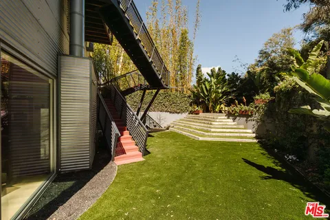 $6,250,000 | 562 Stassi Lane, Santa Monica, CA 90402
