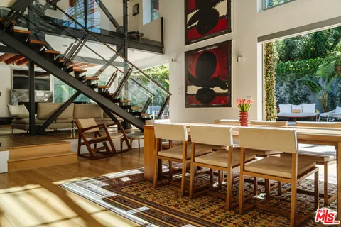 $6,250,000 | 562 Stassi Lane, Santa Monica, CA 90402