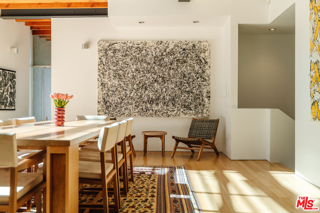 562 Stassi Lane Santa Monica, CA 90402 - Photo 4 of 31