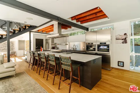 $6,250,000 | 562 Stassi Lane, Santa Monica, CA 90402