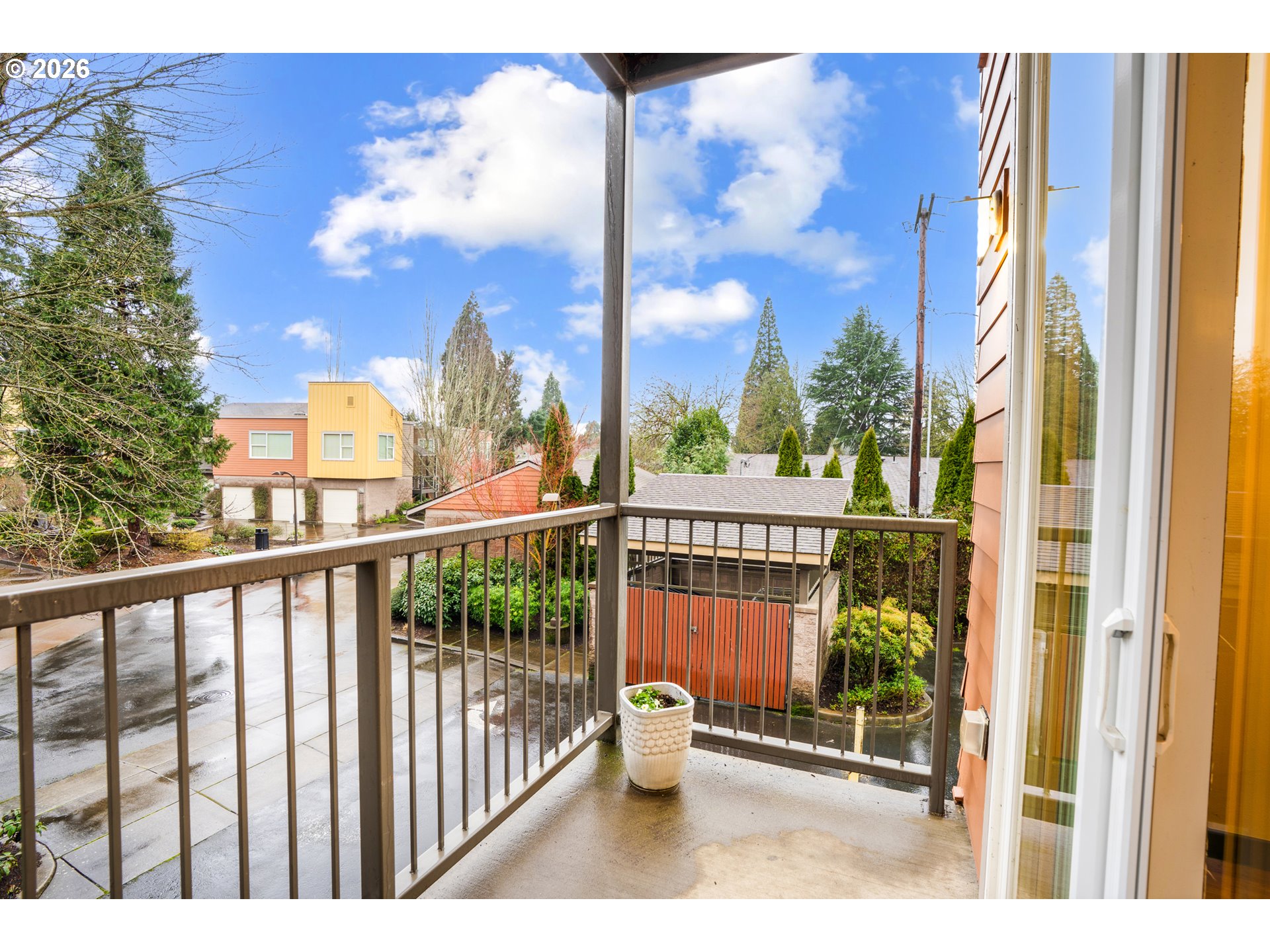 347 Rustic Place, Unit 14 Eugene, OR 97401 - Photo 3 of 20