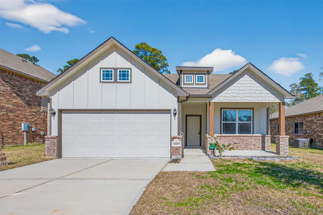 $1,895 | 15059 Meadow Glen North, Conroe, TX 77306