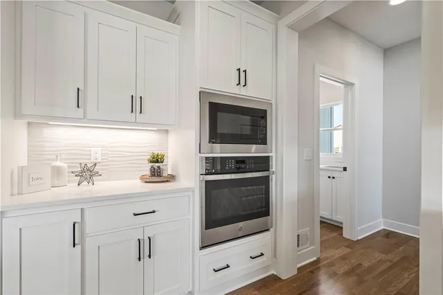 $877,900 | 7923 Round Pr Street, Shawnee, KS 66218