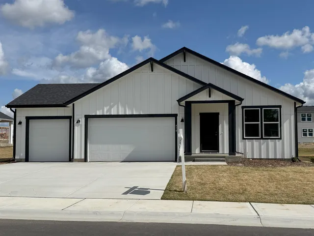$499,000 | 410 Arcadia Avenue, Deer Park, WA 99006