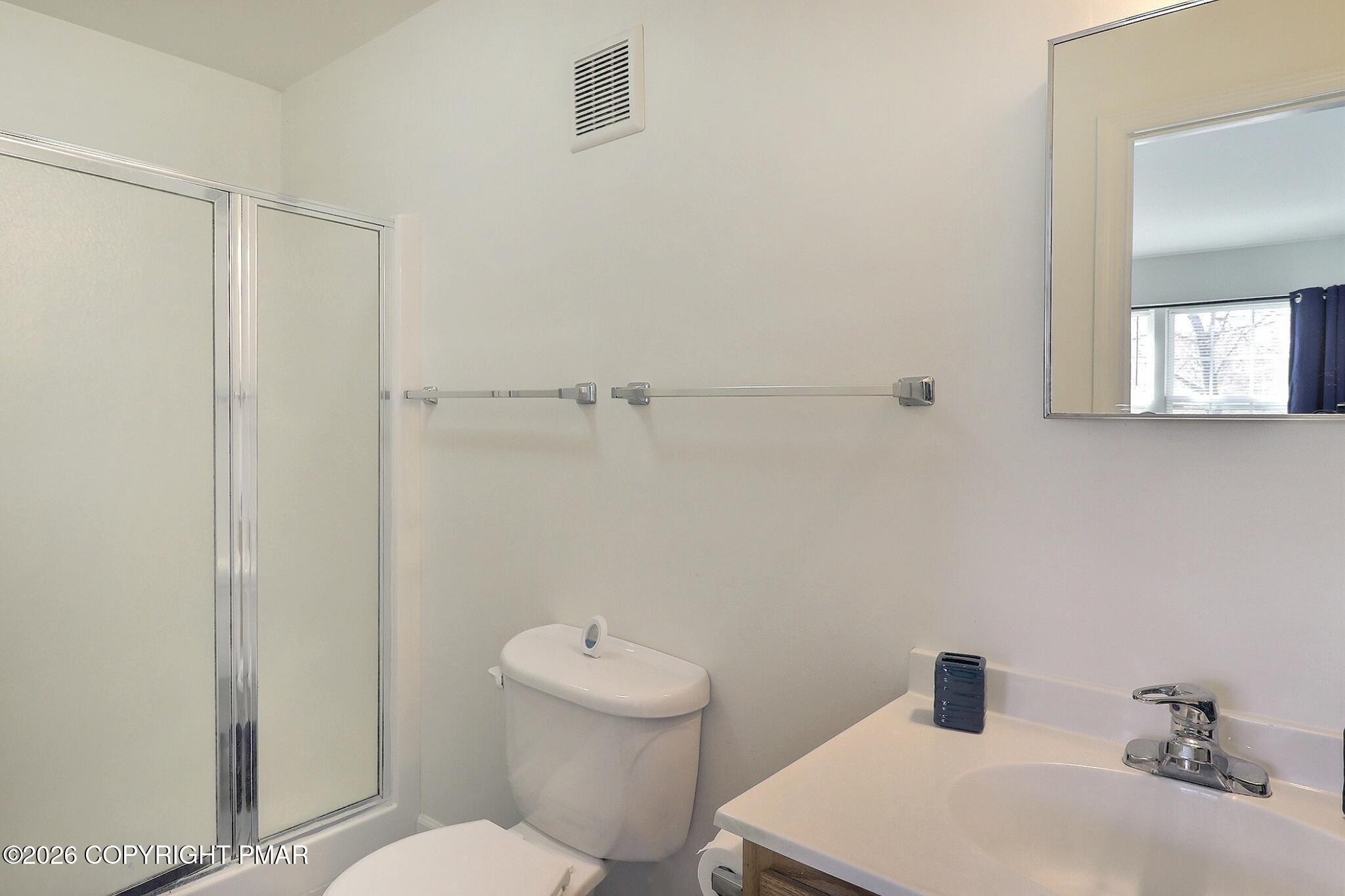 457 Hickory Valley Road Stroudsburg, PA 18360 - Photo 15 of 50 Middle Unit