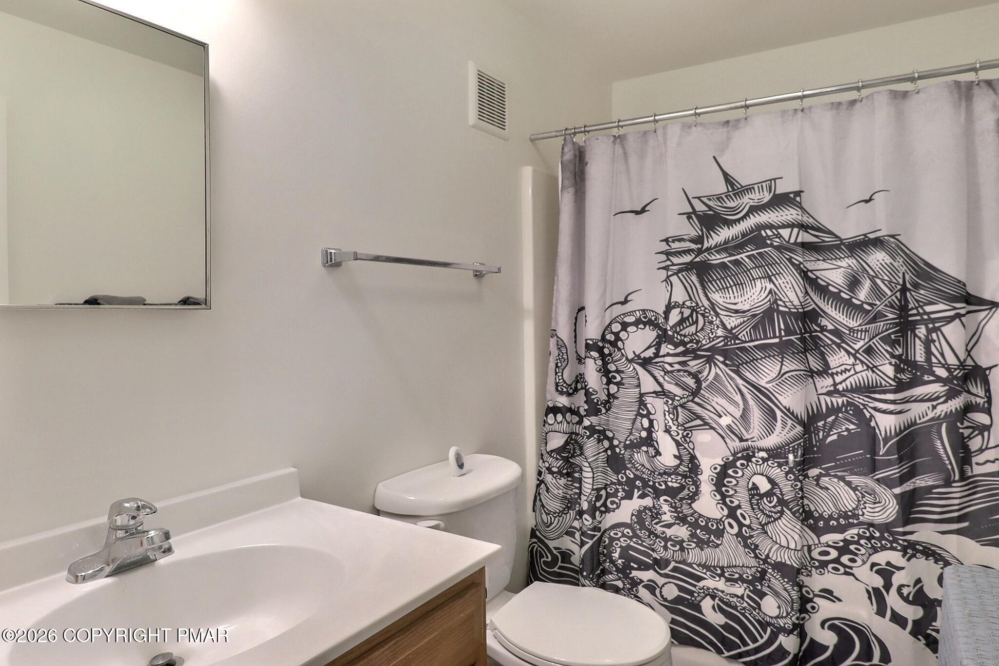 457 Hickory Valley Road Stroudsburg, PA 18360 - Photo 18 of 50 Middle Unit
