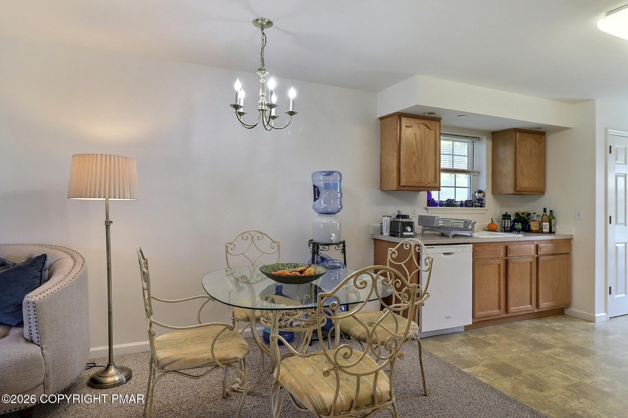 457 Hickory Valley Road Stroudsburg, PA 18360 - Photo 10 of 50 Middle Unit