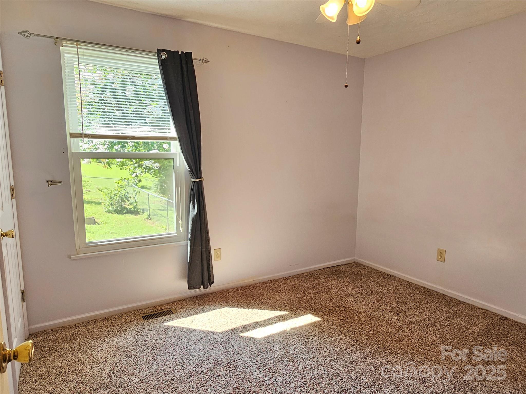 1982 Conley Road Morganton, NC 28655 - Photo 13 of 31 Gallery Image 13