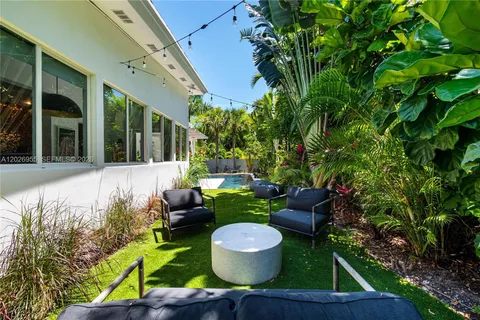 $3,950,000 | 3520 St Gaudens Court, Miami, FL 33133