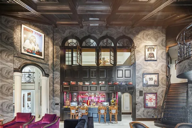 a view of entryway with a lot of stuff