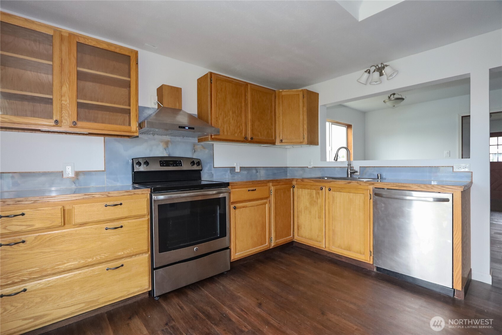 408 F Street Cosmopolis, WA 98537 - Photo 6 of 20