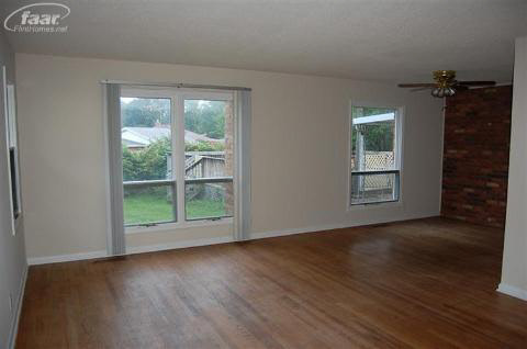 1482 Williamsburg Road Flint, MI 48507 - Photo 6 of 11 20144614-5.JPG
