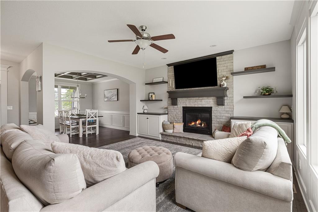 9196 Green Road Lenexa, KS 66227 - Photo 6 of 56