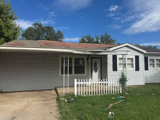 $72,900 | 303 South Hazelwood Street, Spearman, TX 79081