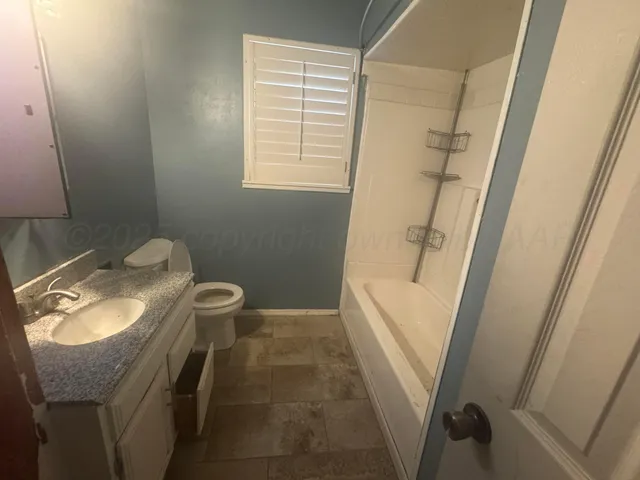 $72,900 | 303 South Hazelwood Street, Spearman, TX 79081