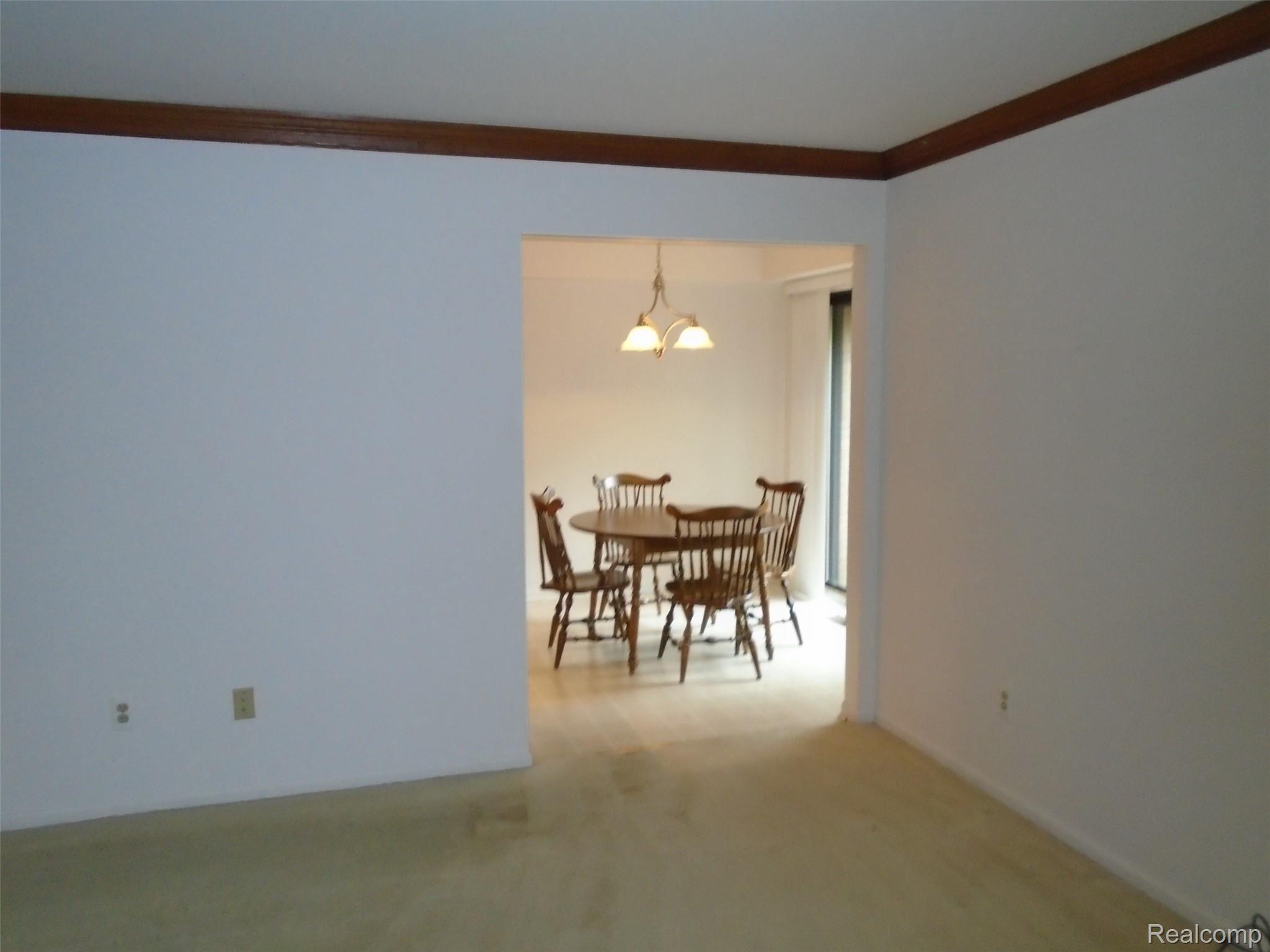 236 Meadow Ln Circle Rochester, MI 48307 - Photo 3 of 11 3 Dining Rm.JPG