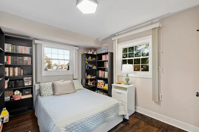 $3,000 | 8602 South Oak Park Avenue, Burbank, IL 60459