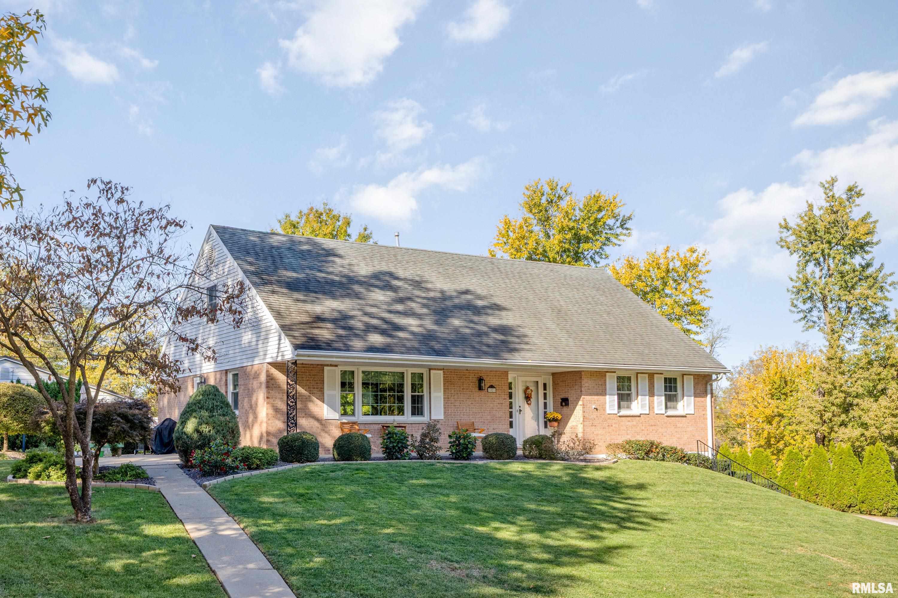 1021 Christopher Court Quincy, IL 62305 - Photo 2 of 30