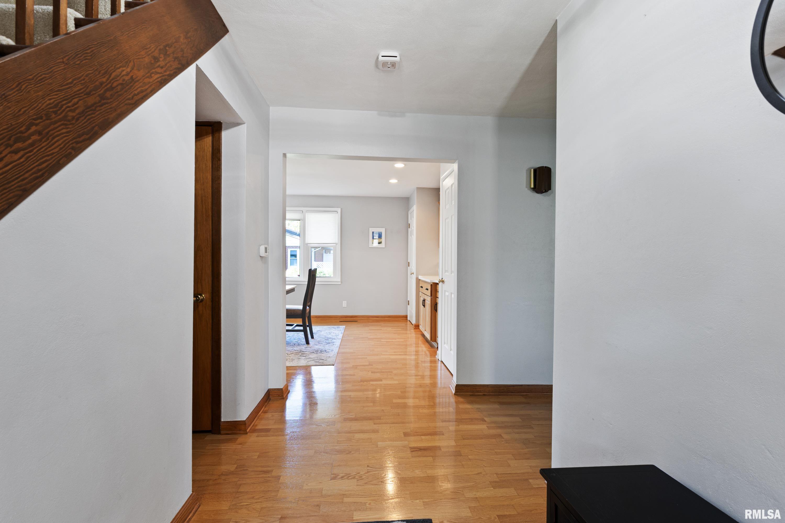 1021 Christopher Court Quincy, IL 62305 - Photo 8 of 30