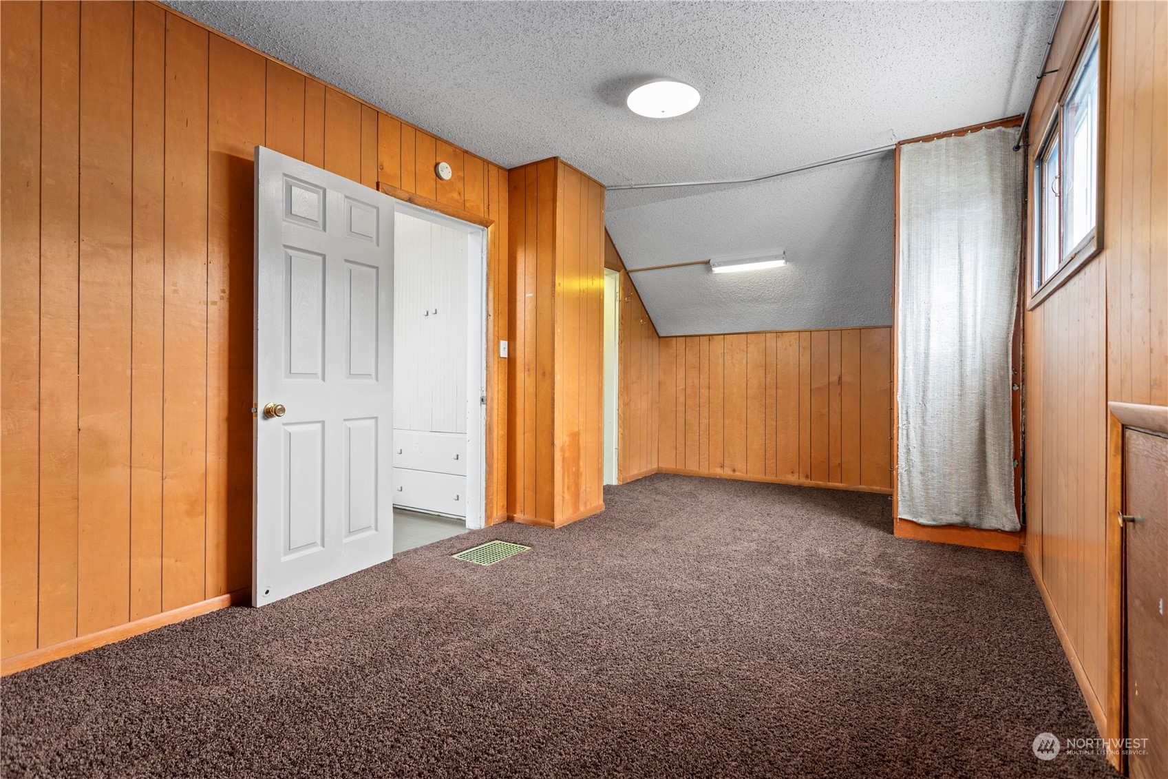 1809 Harris Avenue Bellingham, WA 98225 - Photo 23 of 27 a view of an empty room