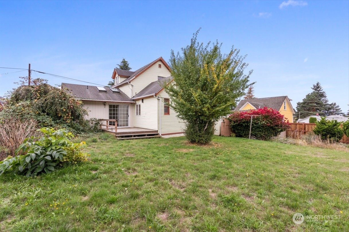 1809 Harris Avenue Bellingham, WA 98225 - Photo 27 of 27 a house view with a garden space
