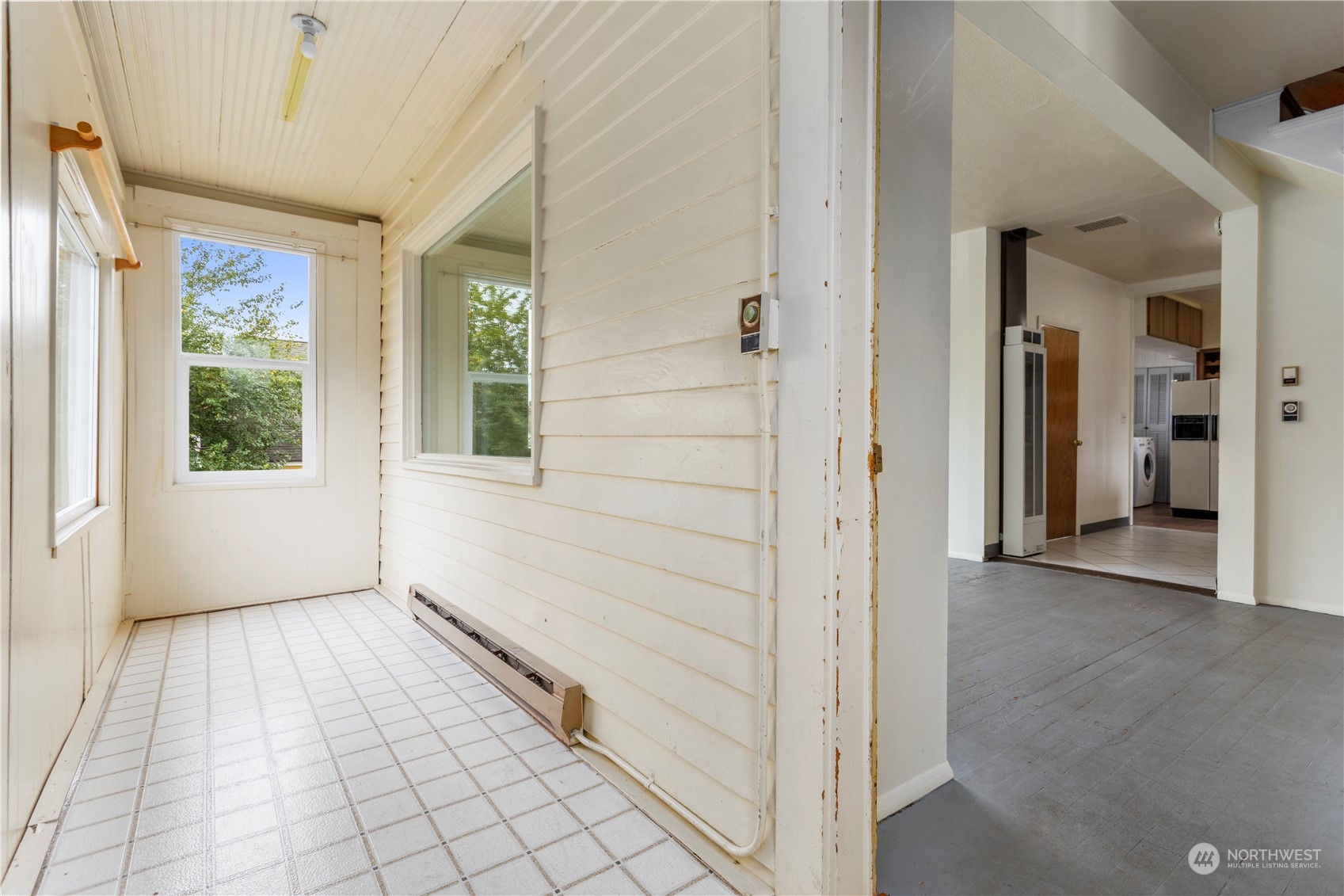 1809 Harris Avenue Bellingham, WA 98225 - Photo 3 of 27 en view interior of the house and window