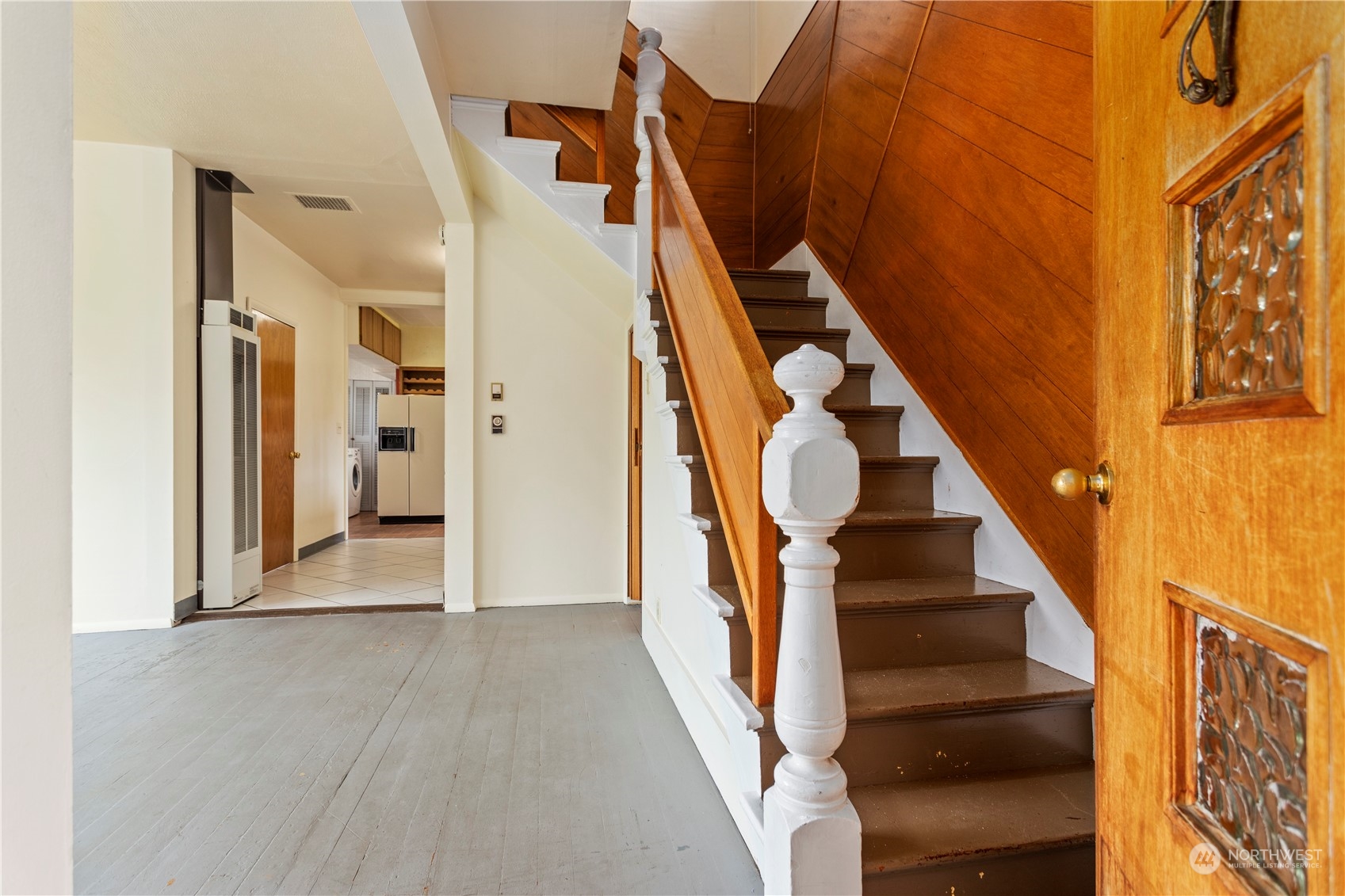 1809 Harris Avenue Bellingham, WA 98225 - Photo 4 of 27 a view of entryway and gallery with wooden floor