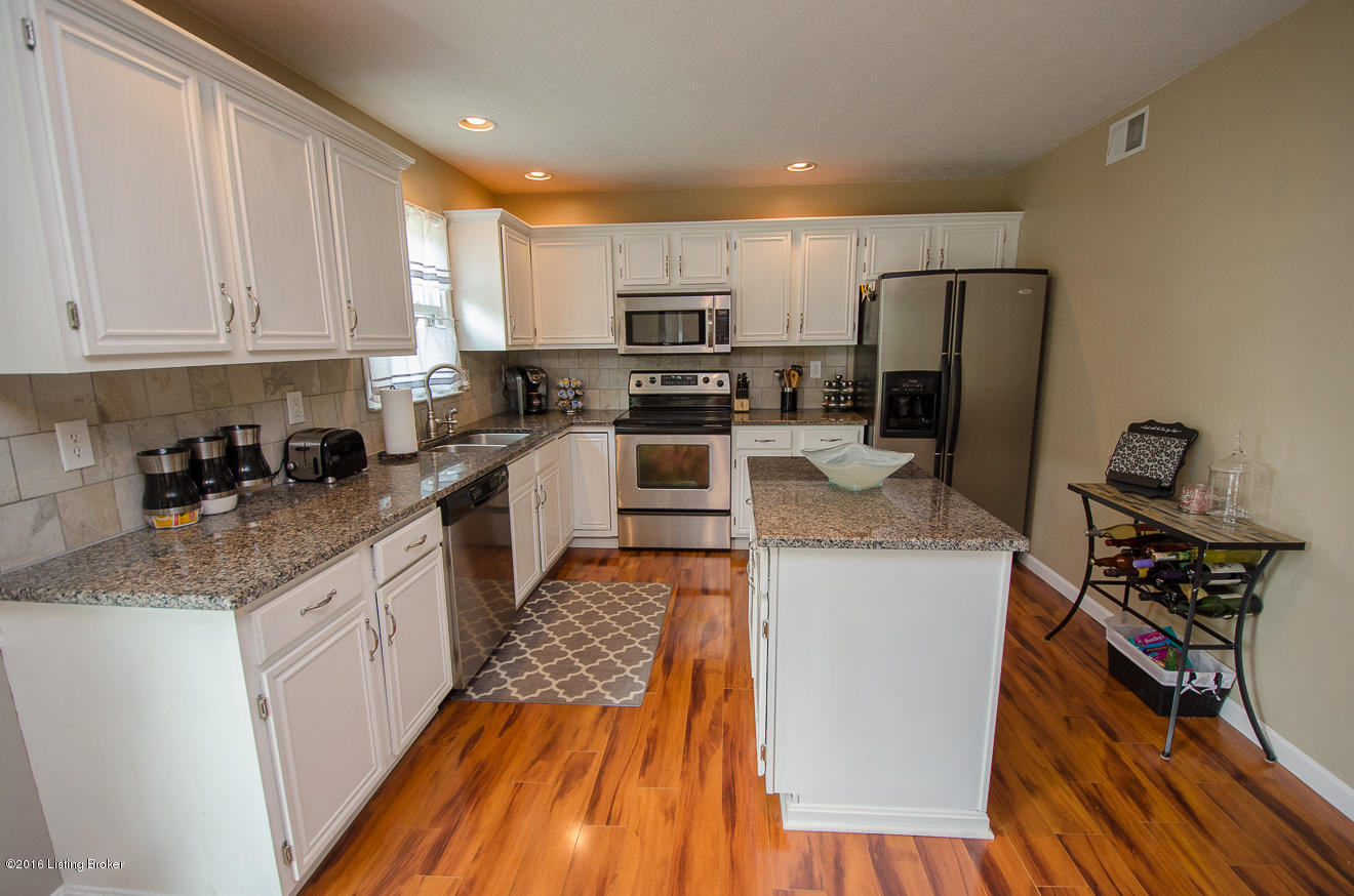 10410 Vantage Road Louisville, KY 40299 - Photo 13 of 43 Vantage-20