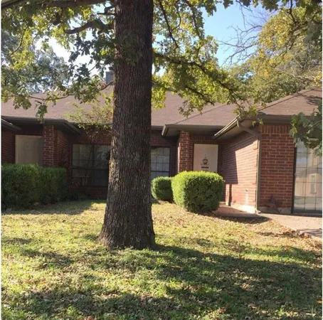 $1,695 | 316 Lochridge Drive, Azle, TX 76020