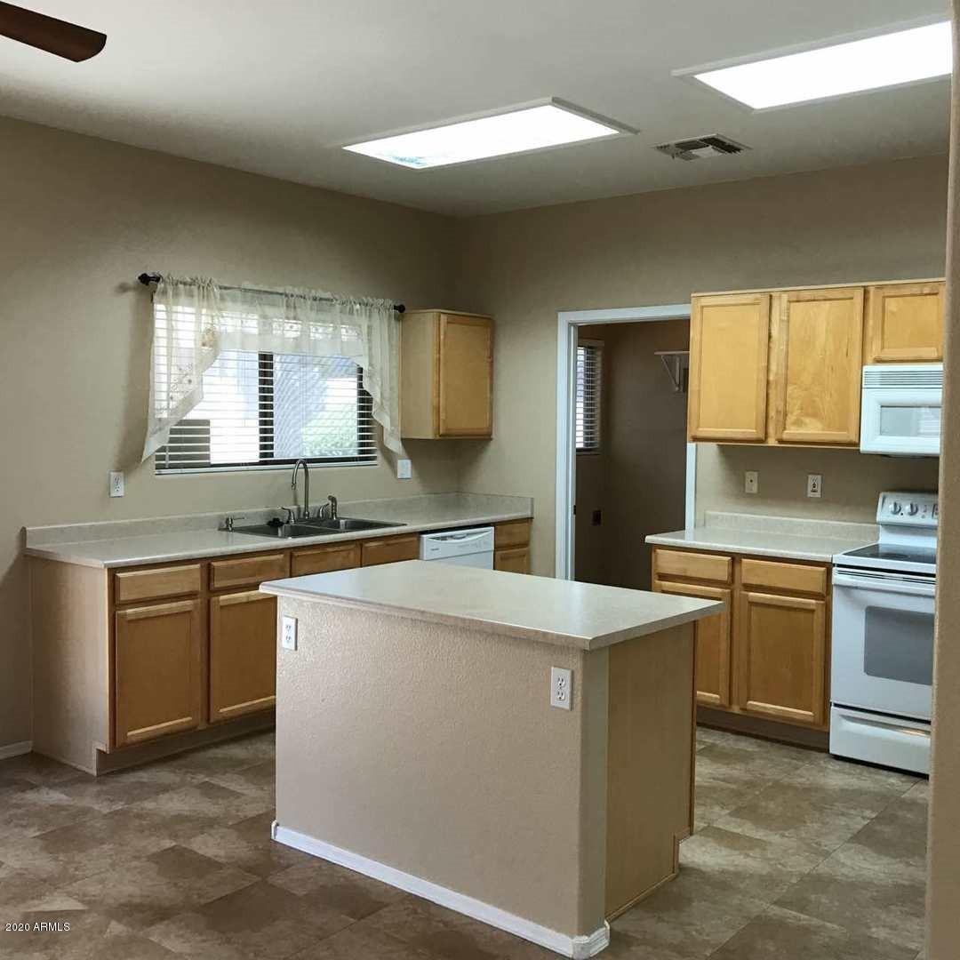 4036 East Rowel Road Phoenix, AZ 85050 - Photo 8 of 24 kitchen