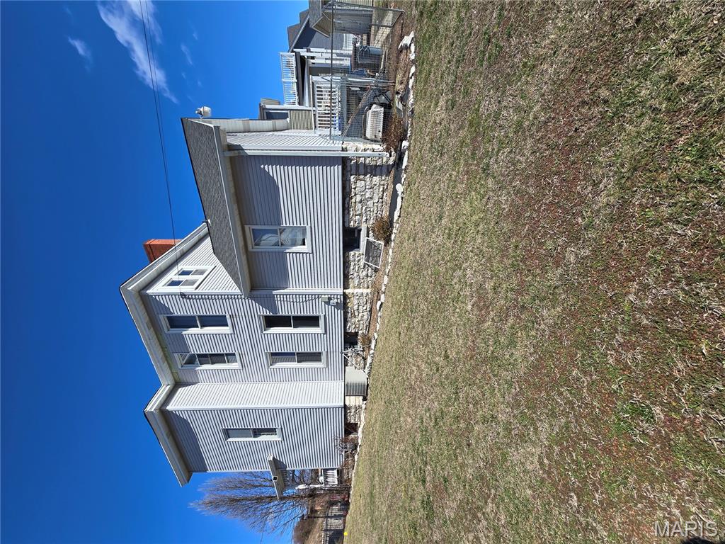 437 East 4th Street Alton, IL 62002 - Photo 2 of 16